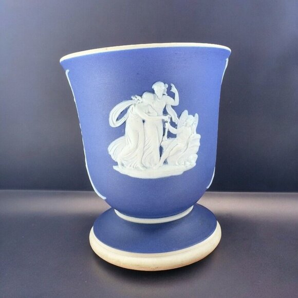 Wedgwood Vase Jasperware Cobalt Bud Goddess Angels England Porcelain Vase VTG - Picture 1 of 13
